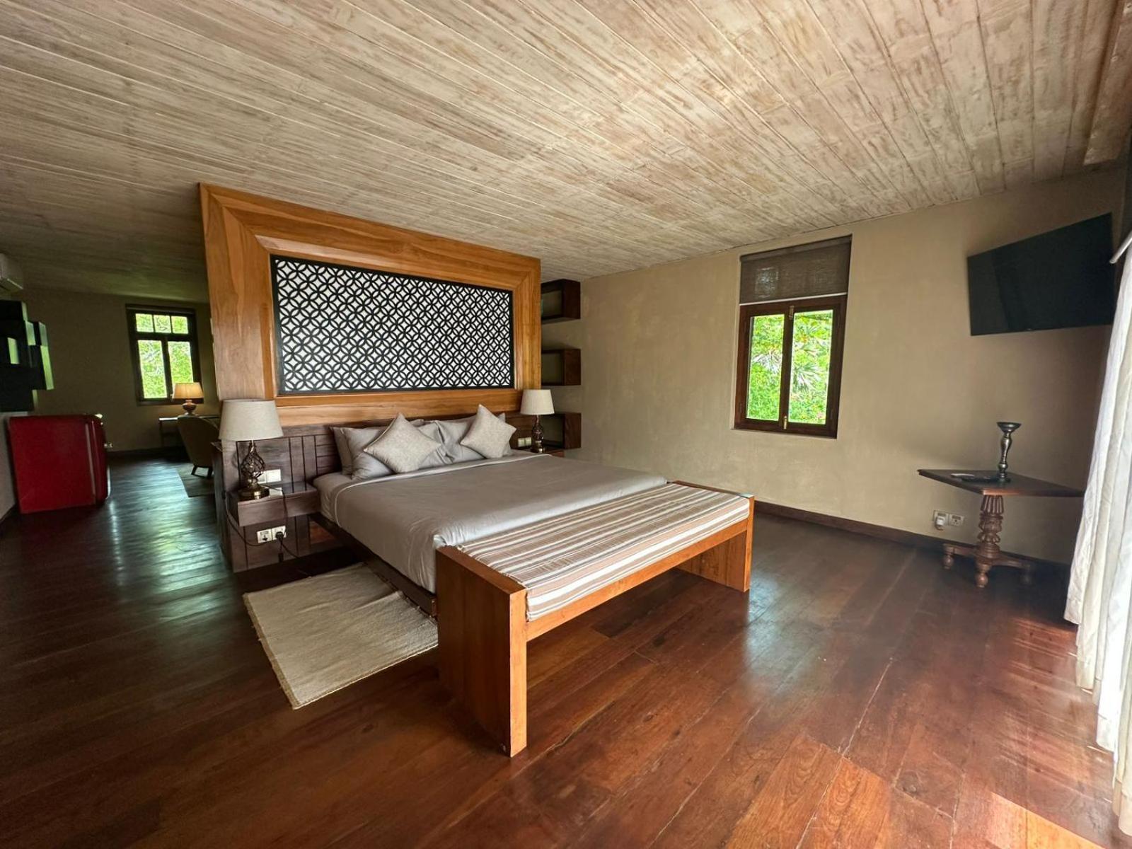 Nikara Luxury Beach House Tissamaharama Bagian luar foto