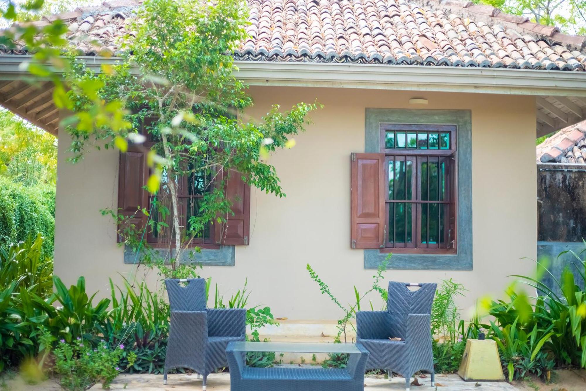 Nikara Luxury Beach House Tissamaharama Bagian luar foto