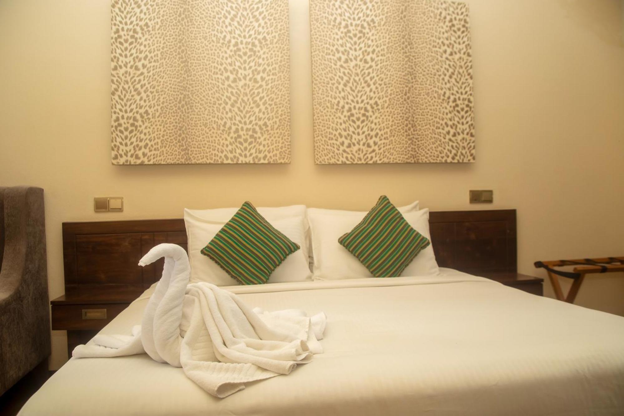 Nikara Luxury Beach House Tissamaharama Bagian luar foto