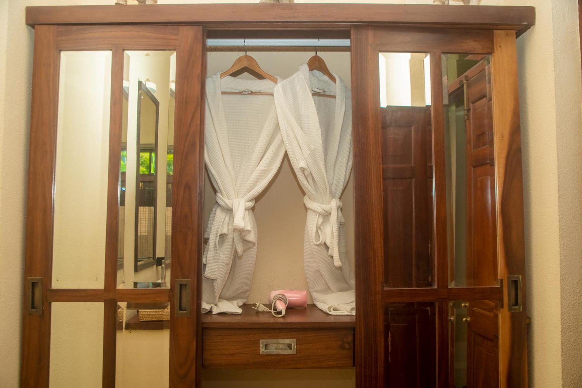 Nikara Luxury Beach House Tissamaharama Bagian luar foto