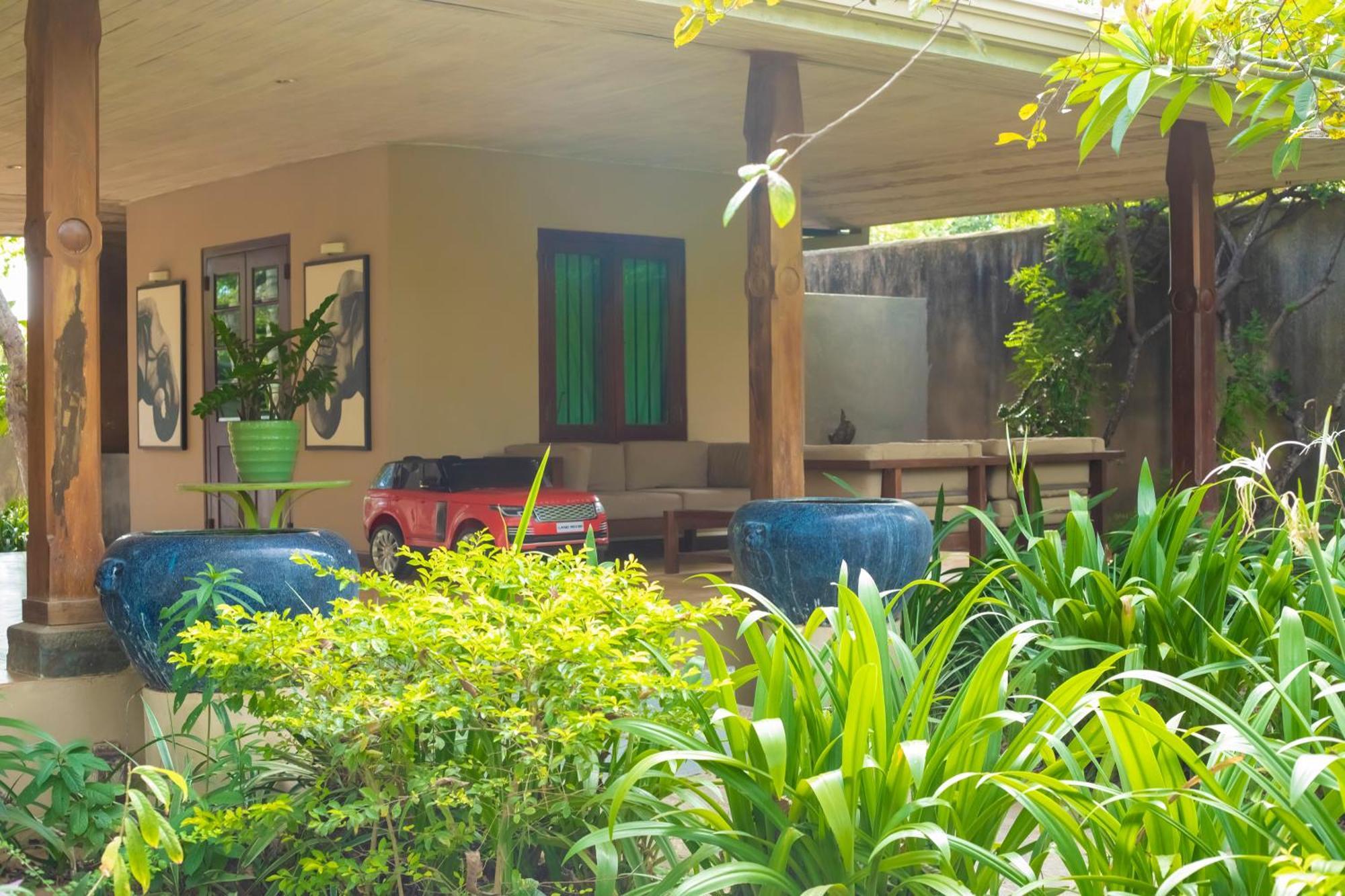 Nikara Luxury Beach House Tissamaharama Bagian luar foto
