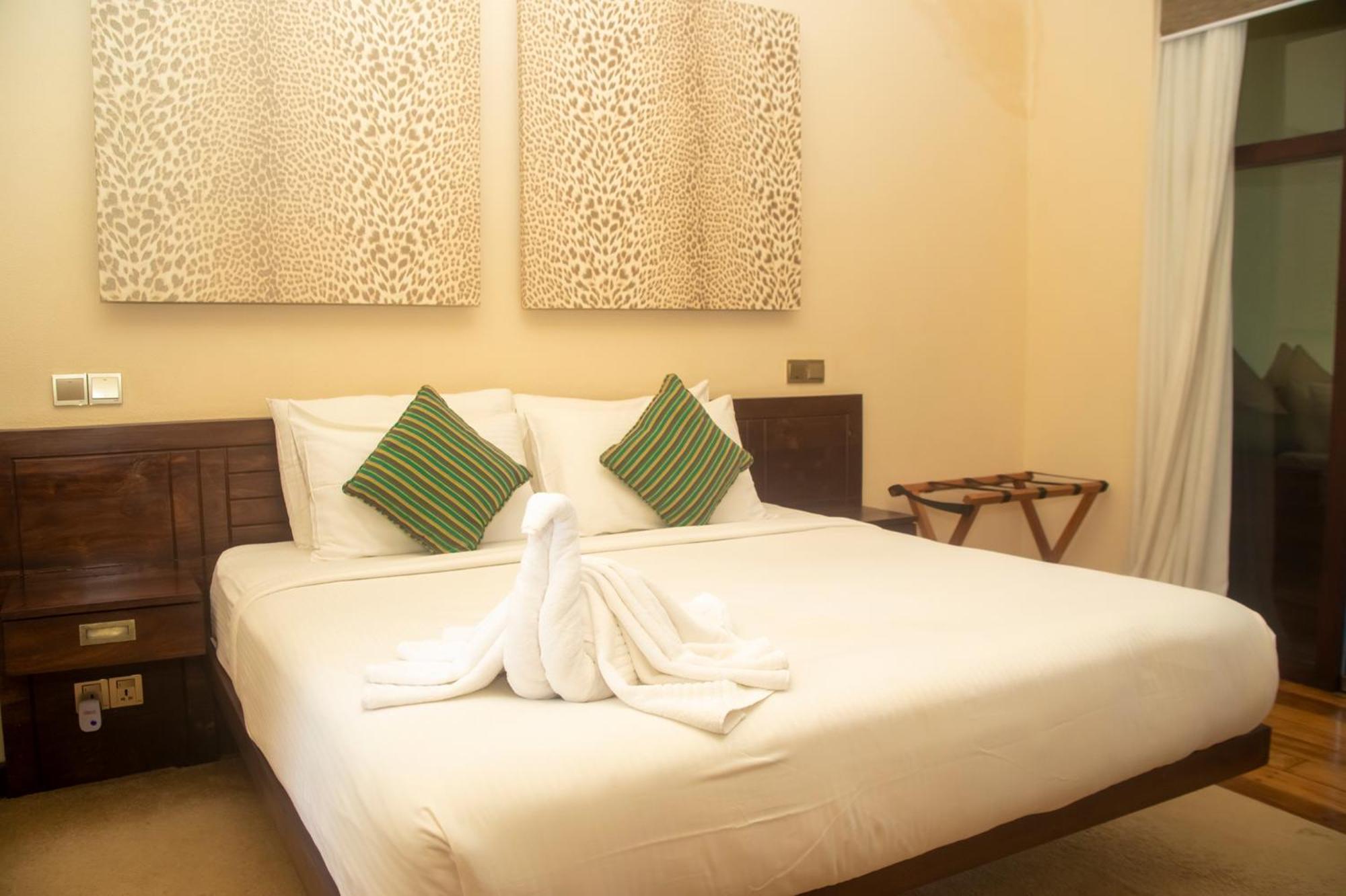 Nikara Luxury Beach House Tissamaharama Bagian luar foto