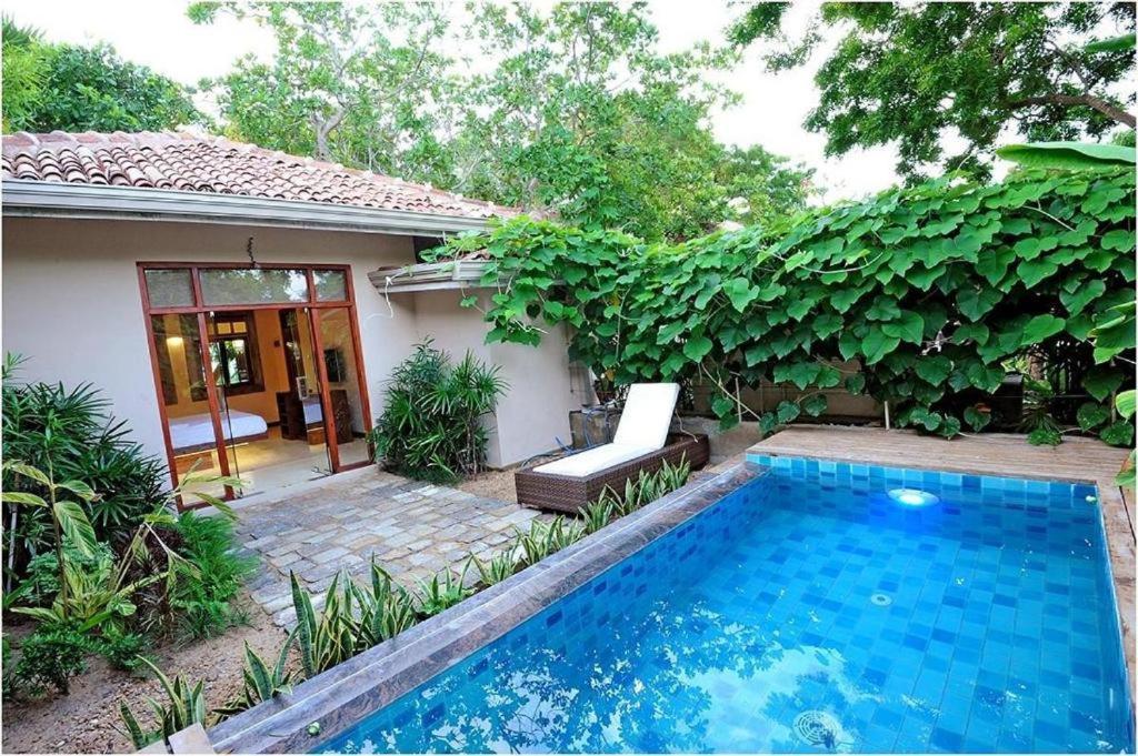 Nikara Luxury Beach House Tissamaharama Bagian luar foto